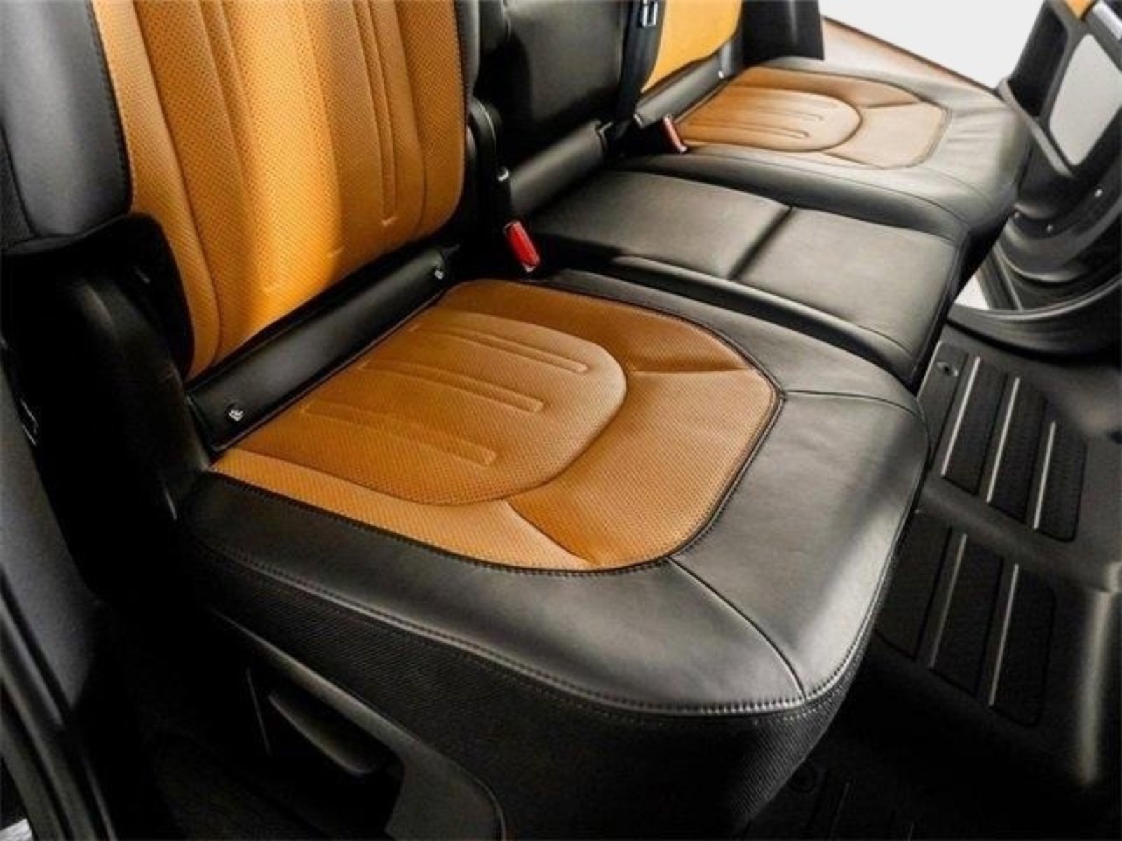 Used 2023 Land Rover Defender 130 X image 29