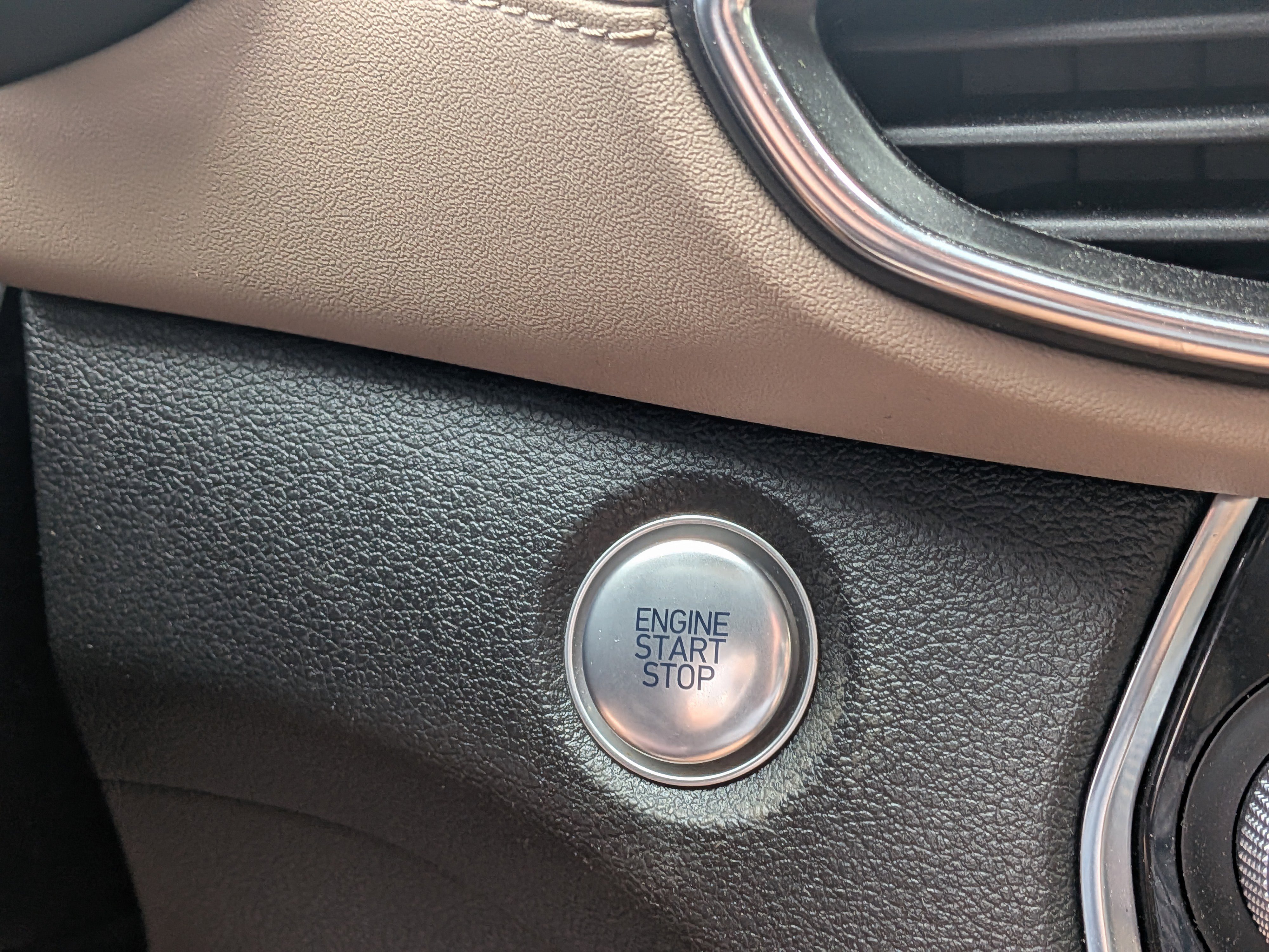 Used 2020 Hyundai Santa Fe SEL image 30