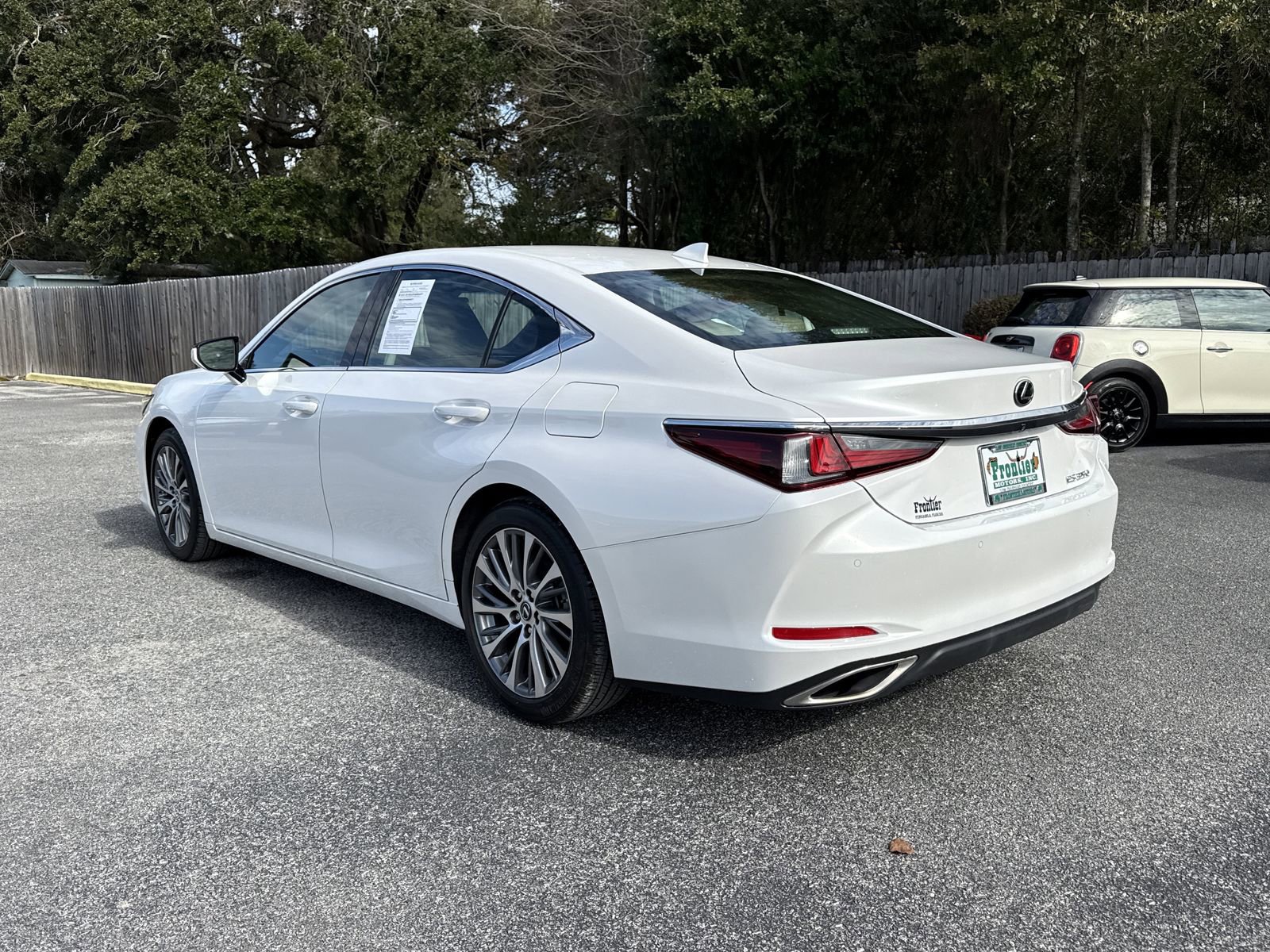 Used 2019 Lexus ES 350 w/ Premium Package image 3