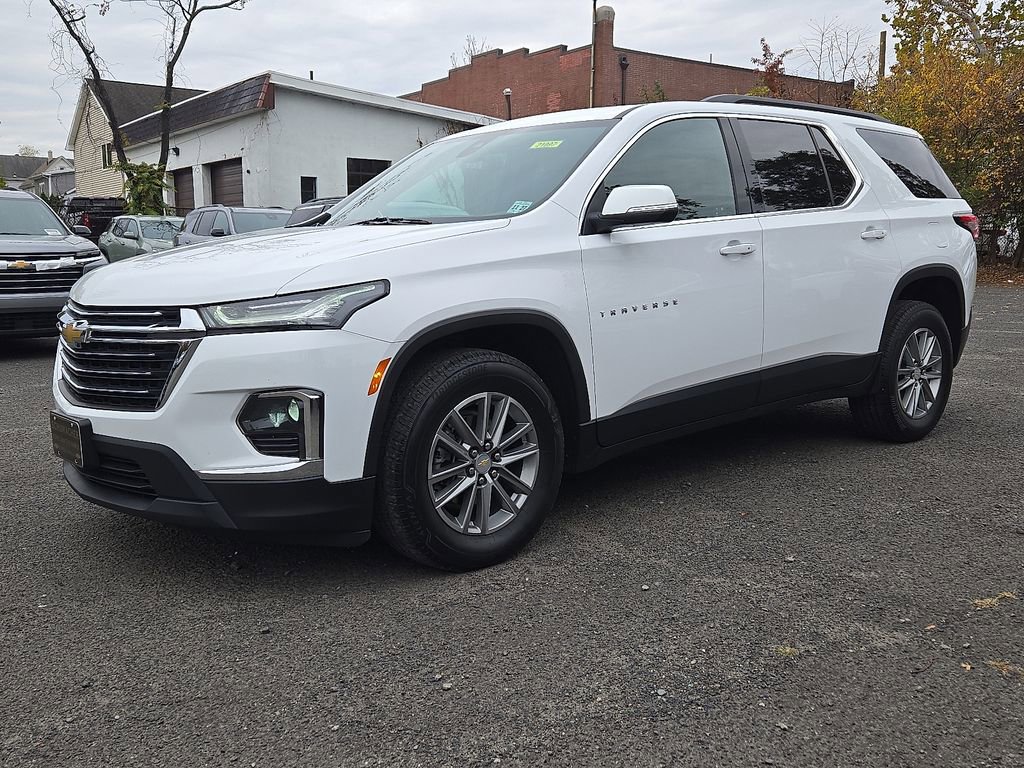 Used 2023 Chevrolet Traverse LT image 4