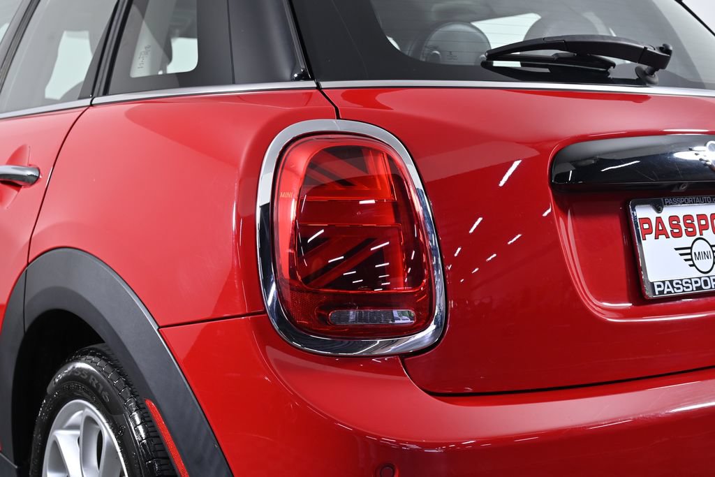 Used 2021 MINI Cooper 4-Door Hardtop w/ 6.5" Touchscreen Package FWD image 8