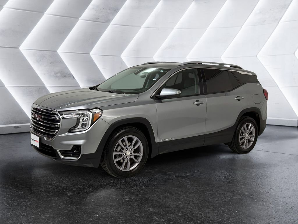 Used 2024 GMC Terrain SLT image 3
