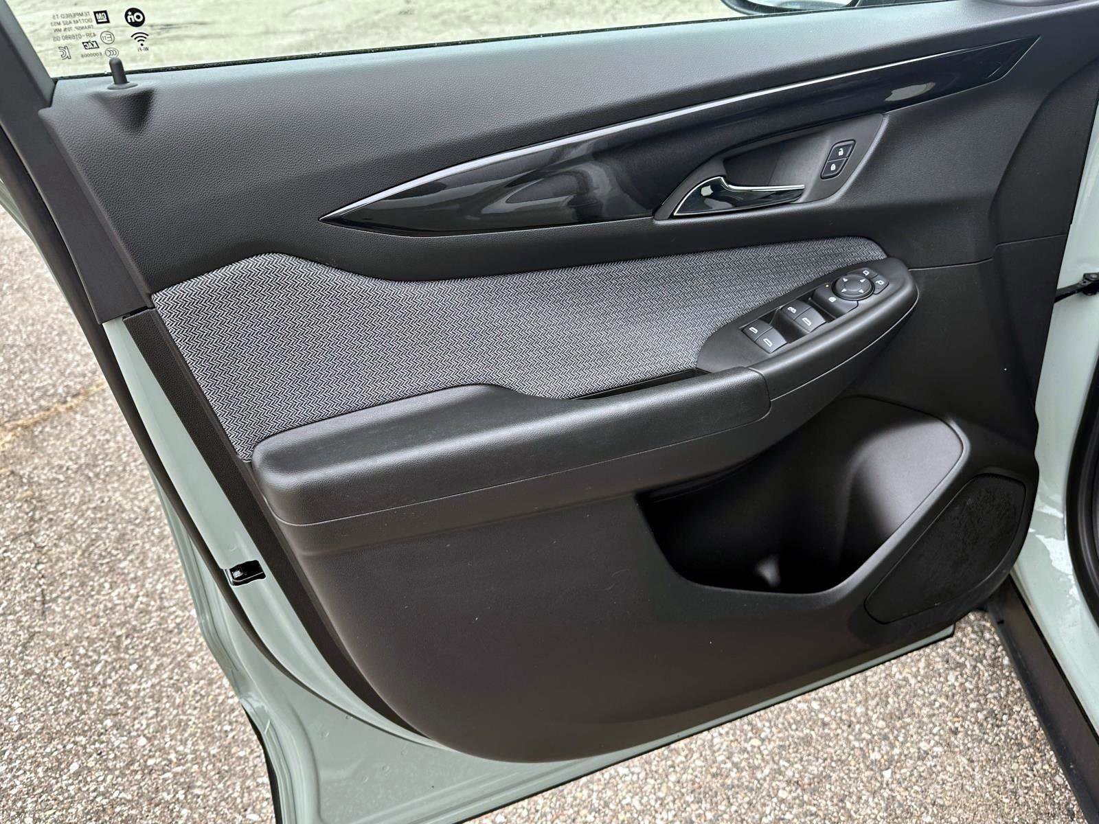 Certified 2025 Chevrolet TrailBlazer LS w/ LS Convenience Package image 12