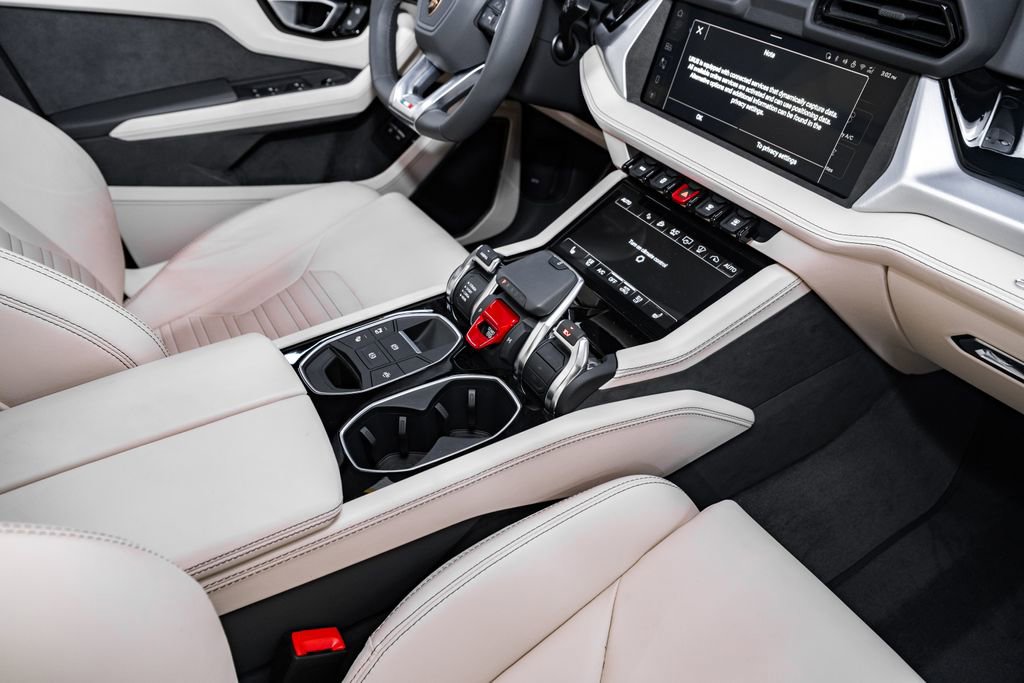 Used 2026 Lamborghini Urus SE AWD/4WD image 28