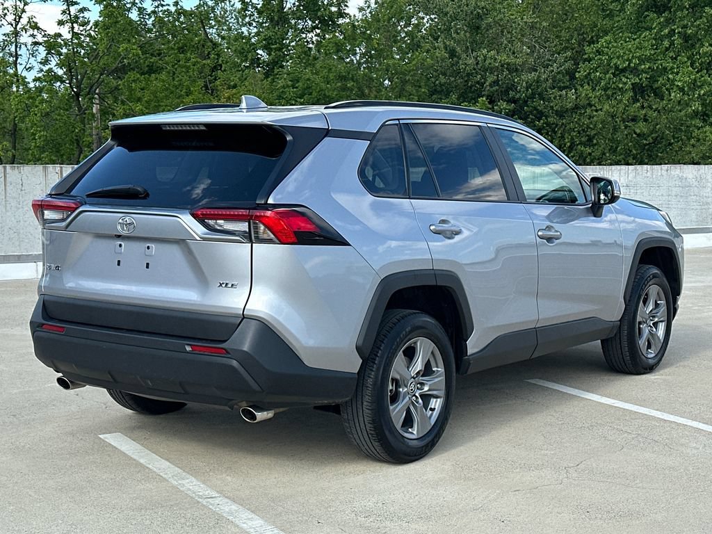 Used 2024 Toyota RAV4 XLE FWD image 4