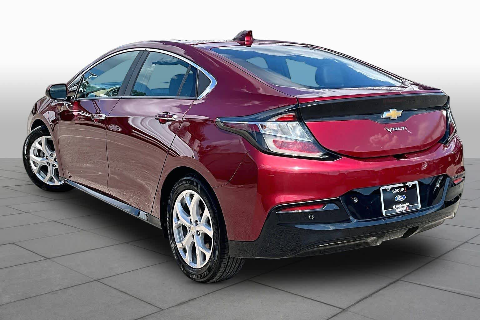 Used 2017 Chevrolet Volt Premier w/ Driver Confidence II Package FWD image 12