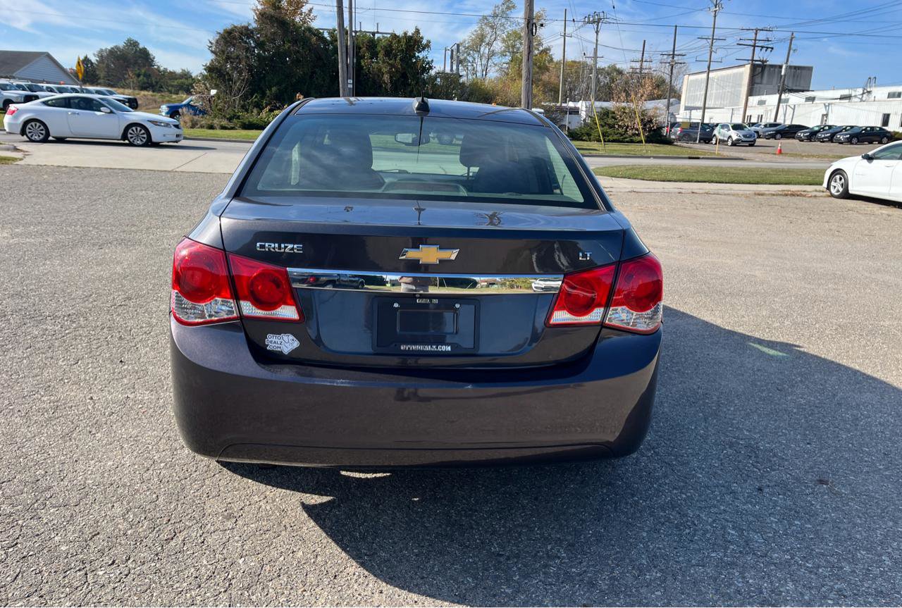 Used 2015 Chevrolet Cruze LT FWD image 4