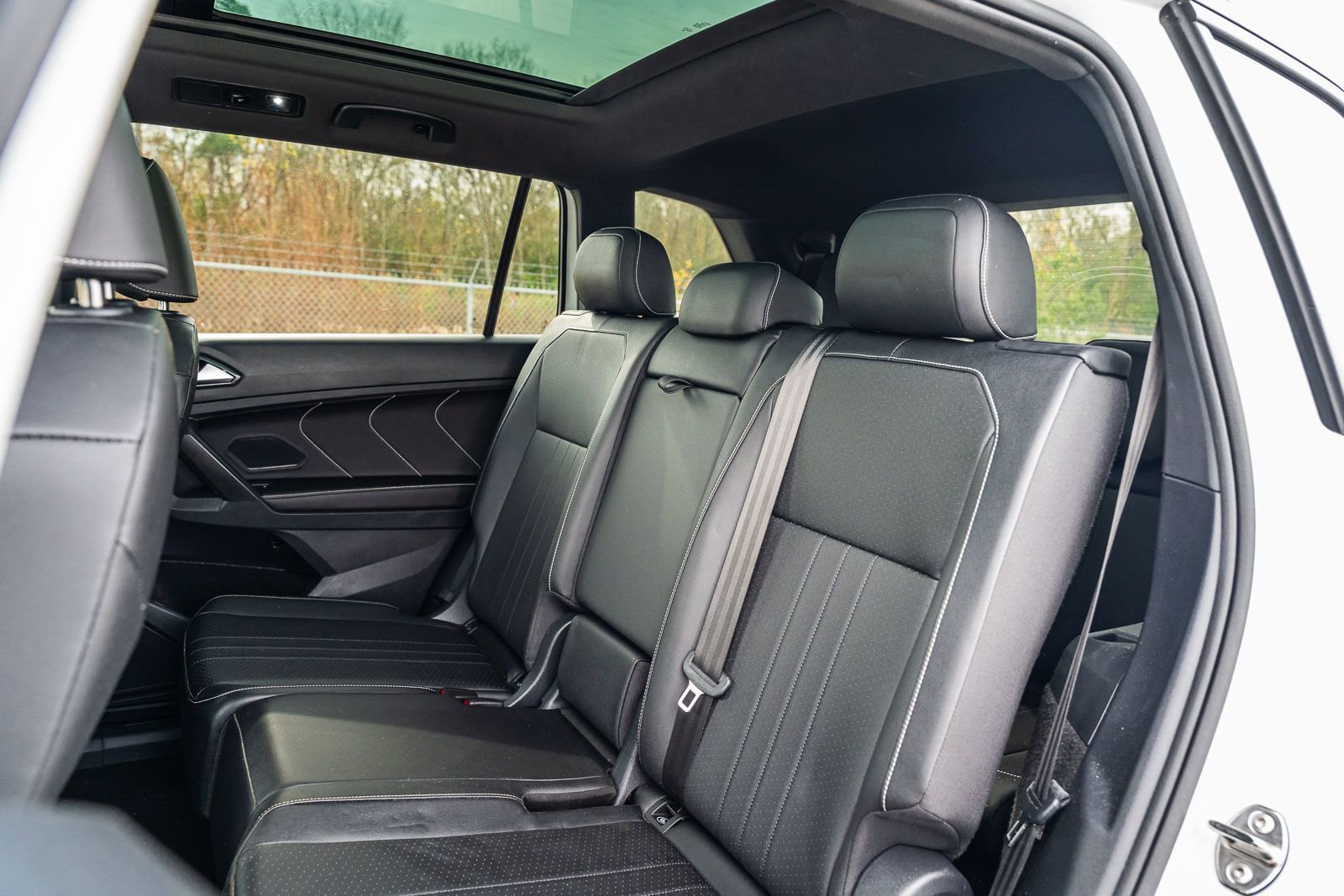 Used 2024 Volkswagen Tiguan SE R-Line image 23