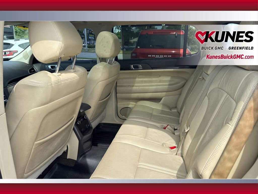 Used 2014 Lincoln MKT FWD image 31