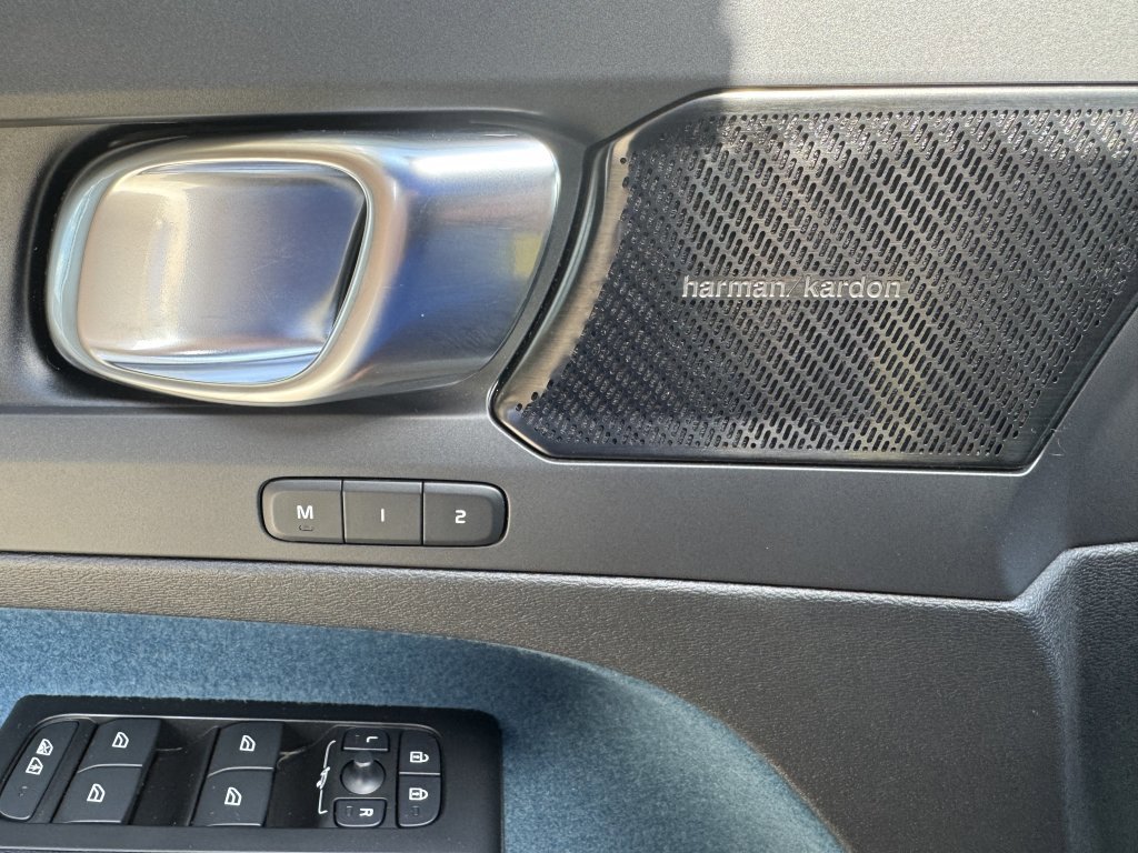 Used 2022 Volvo C40 P8 Recharge Ultimate image 29