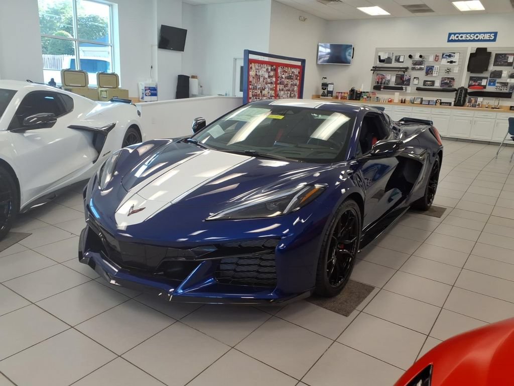 New 2027 Chevrolet Corvette Grand Sport w/ Z52 Sport Performance Package RWD image 3