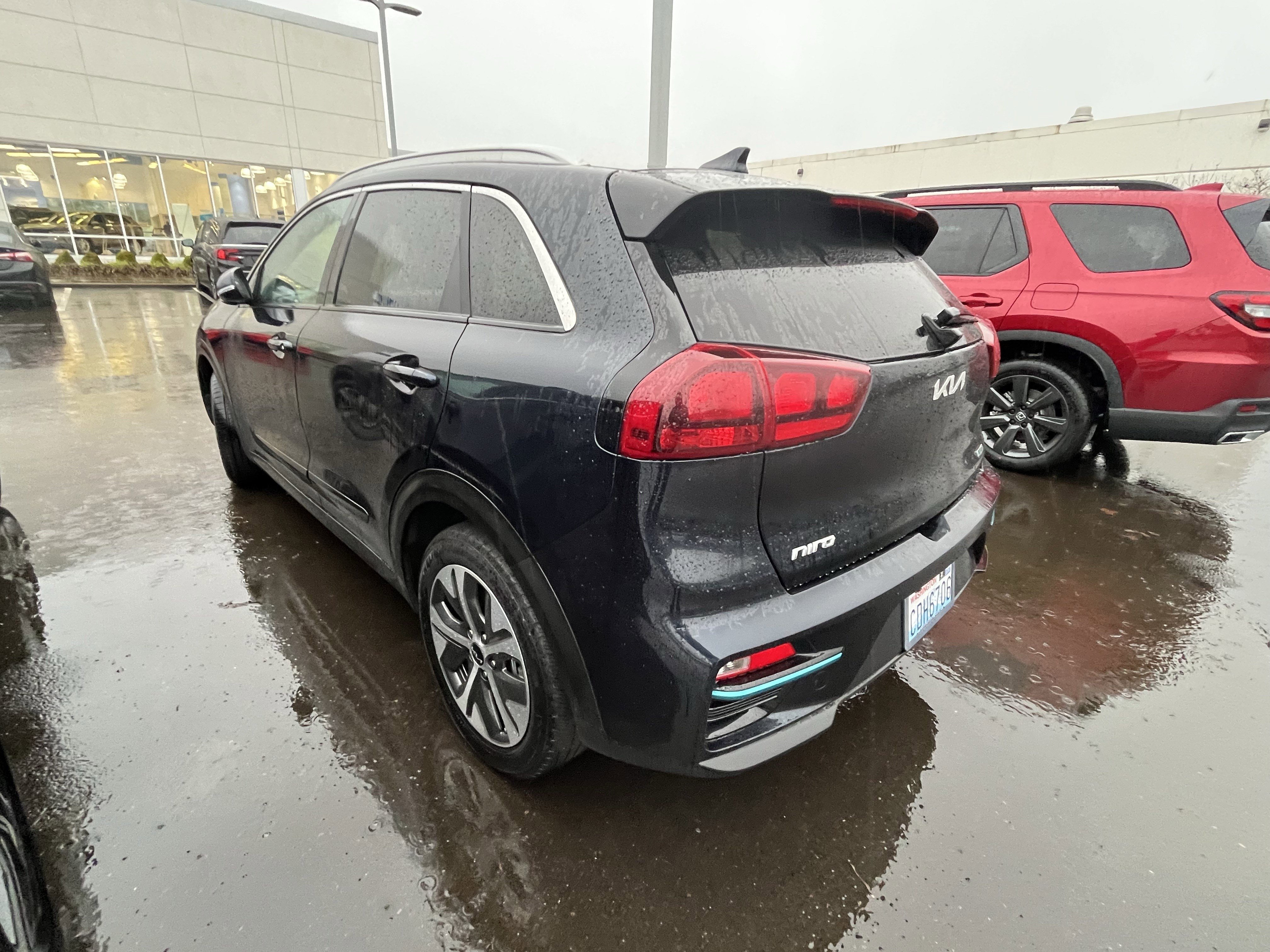 Used 2022 Kia Niro EX w/ Cold Weather Package image 2