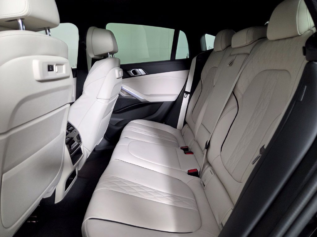 Used 2023 BMW X6 xDrive40i w/ M Sport Package AWD/4WD image 22