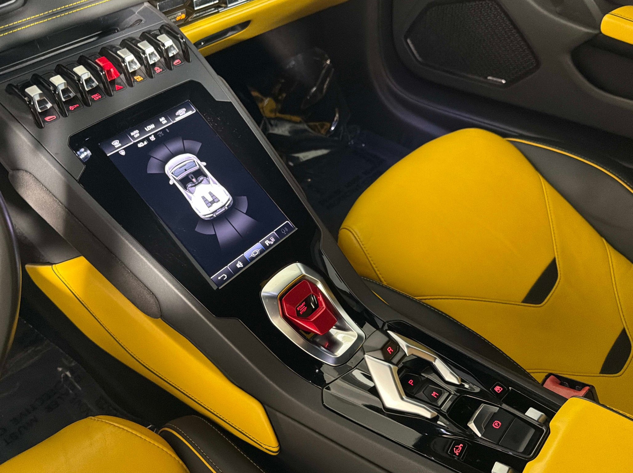 Used 2023 Lamborghini Huracan EVO RWD image 34