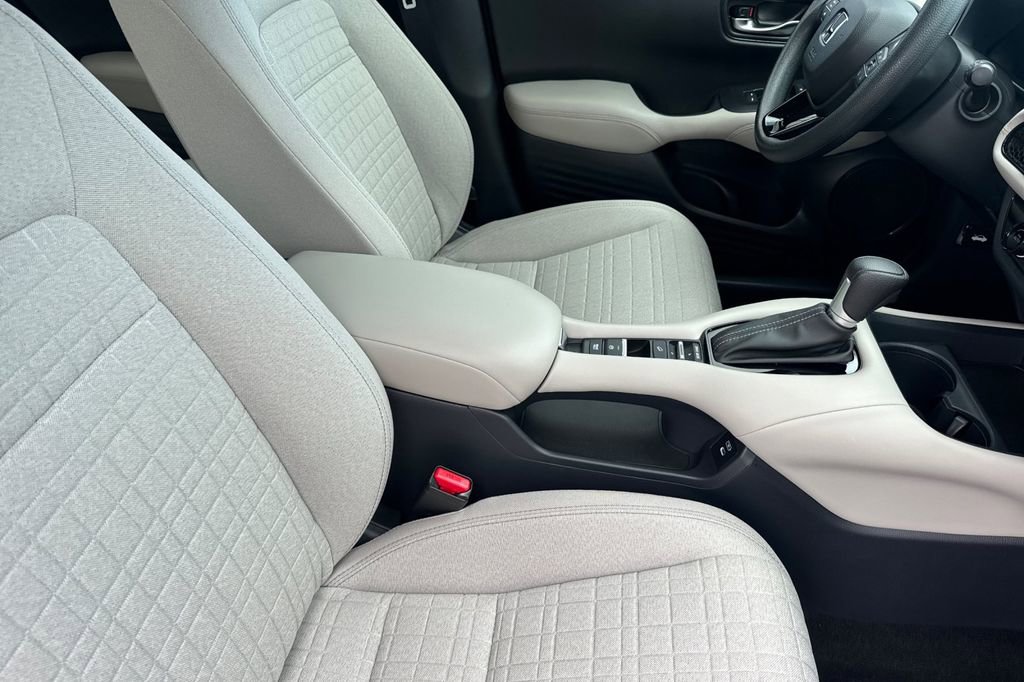 Certified 2025 Honda HR-V LX image 18