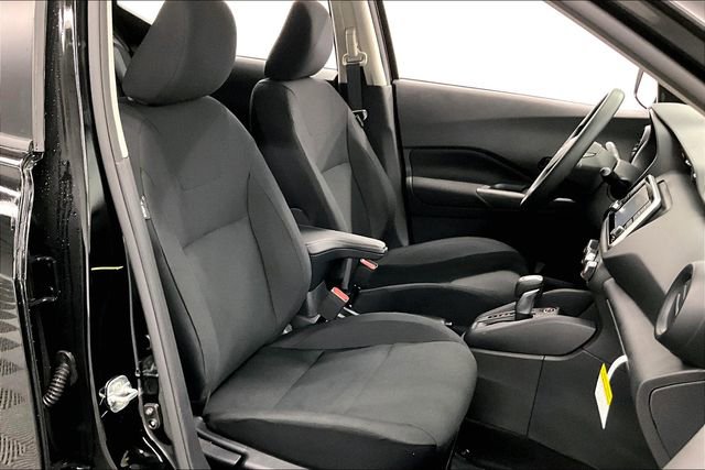 New 2025 Nissan Kicks Play S image 33