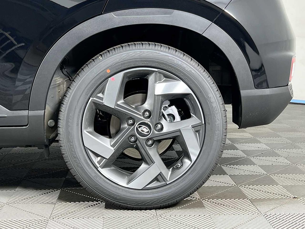 New 2025 Hyundai Venue SEL image 19