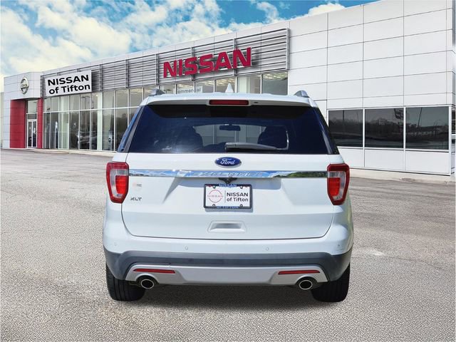 Used 2017 Ford Explorer XLT image 5