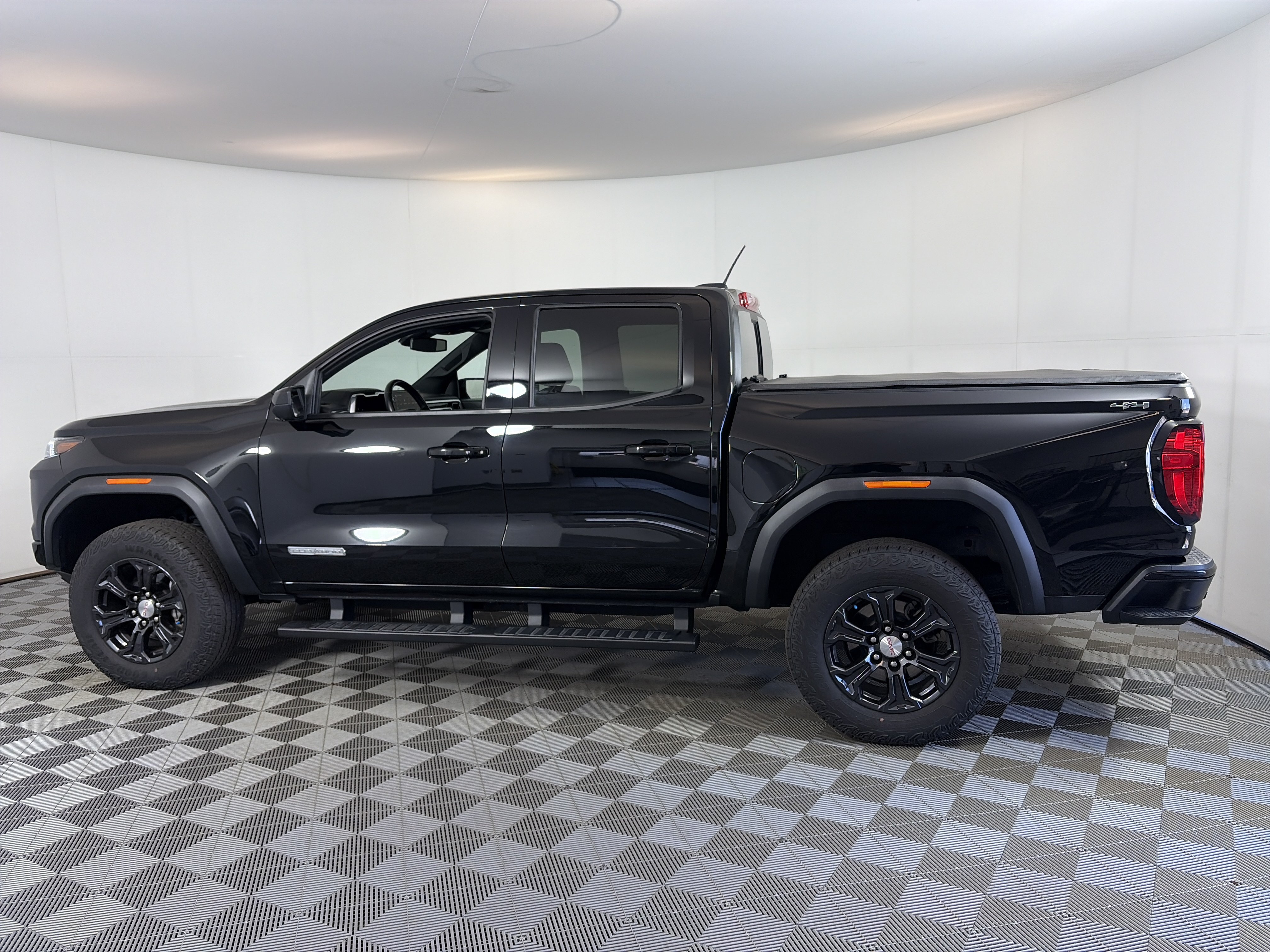 Certified 2023 GMC Canyon Elevation w/ Elevation Premium Package AWD/4WD image 8