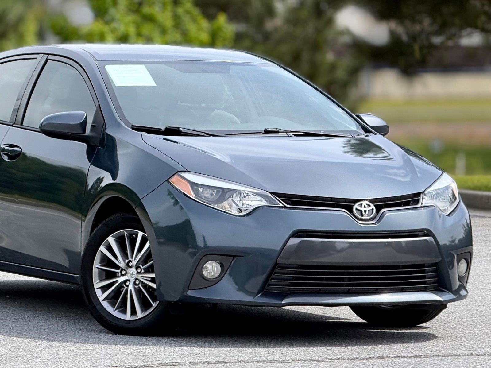 Used 2015 Toyota Corolla LE FWD image 41