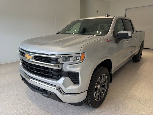 Certified 2022 Chevrolet Silverado 1500 LT AWD/4WD image 3