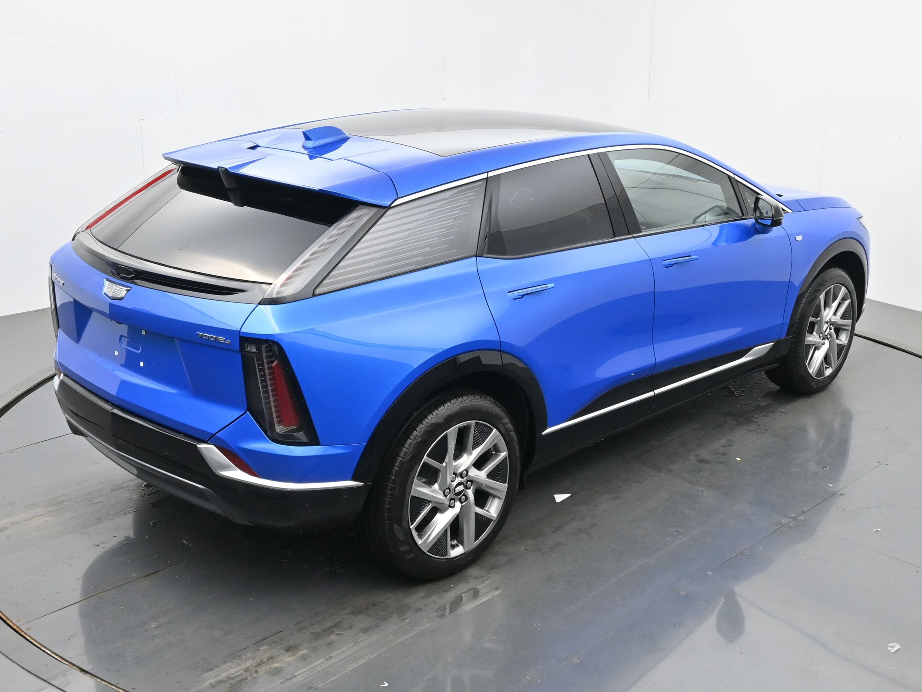 New 2026 Cadillac Optiq Luxury 1 w/ LPO, Floor Liner Package AWD/4WD image 27