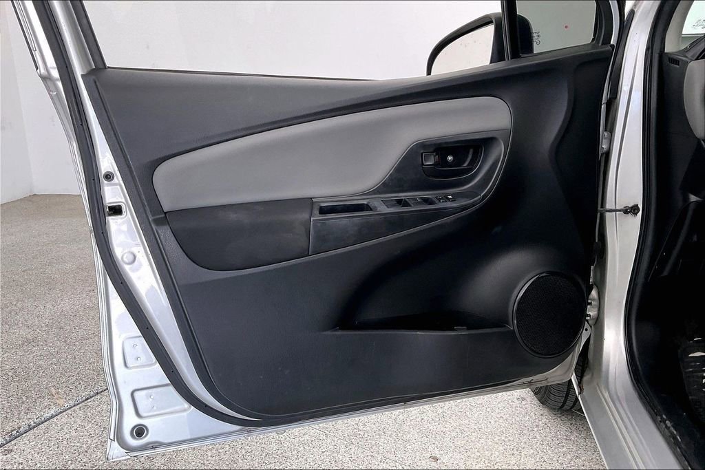 Used 2016 Toyota Yaris L image 21