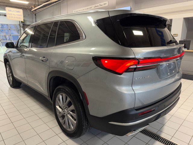Used 2025 Buick Enclave Preferred FWD image 5