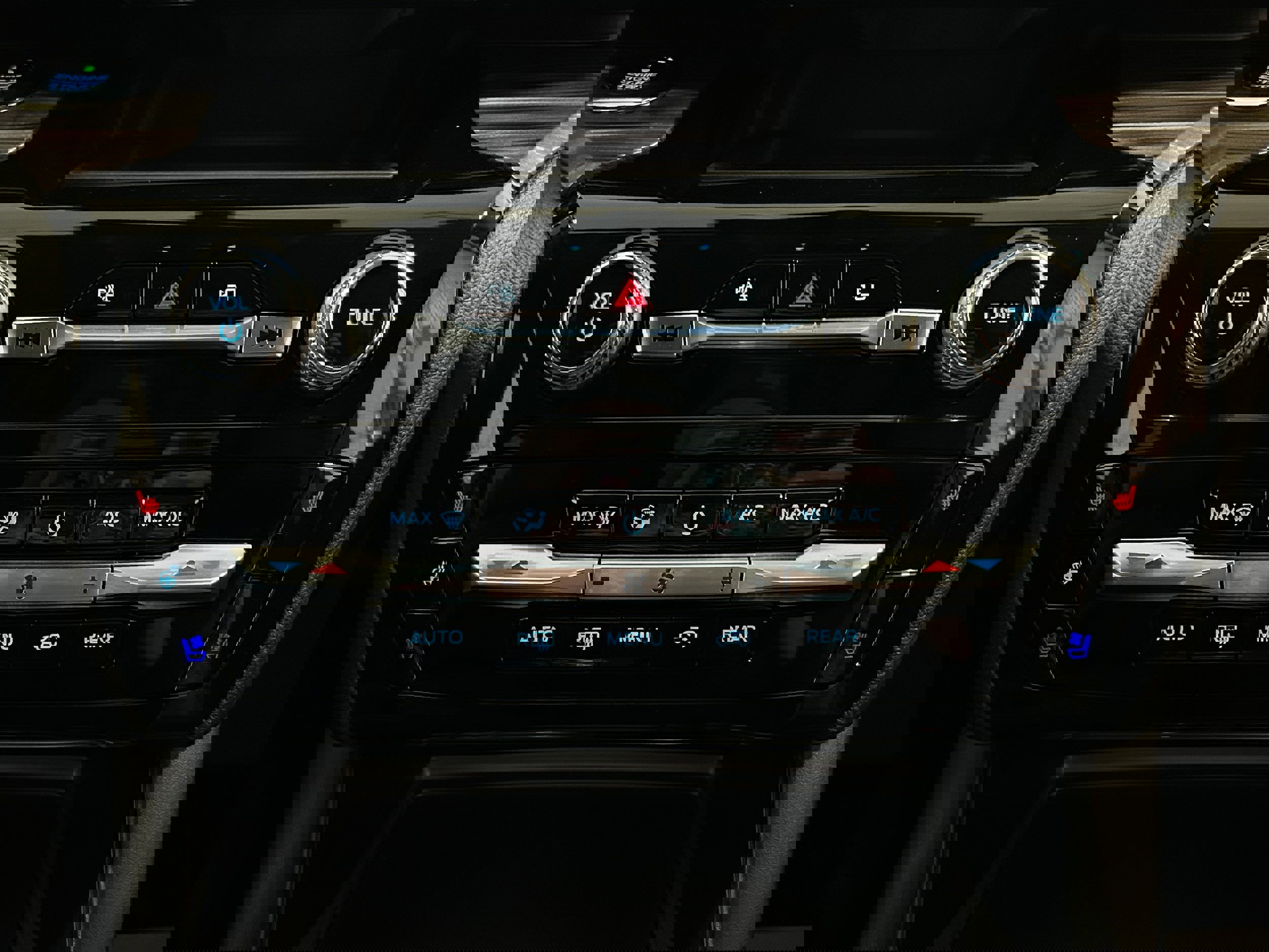 Used 2021 Ford Explorer Limited w/ Equipment Group 301A image 9