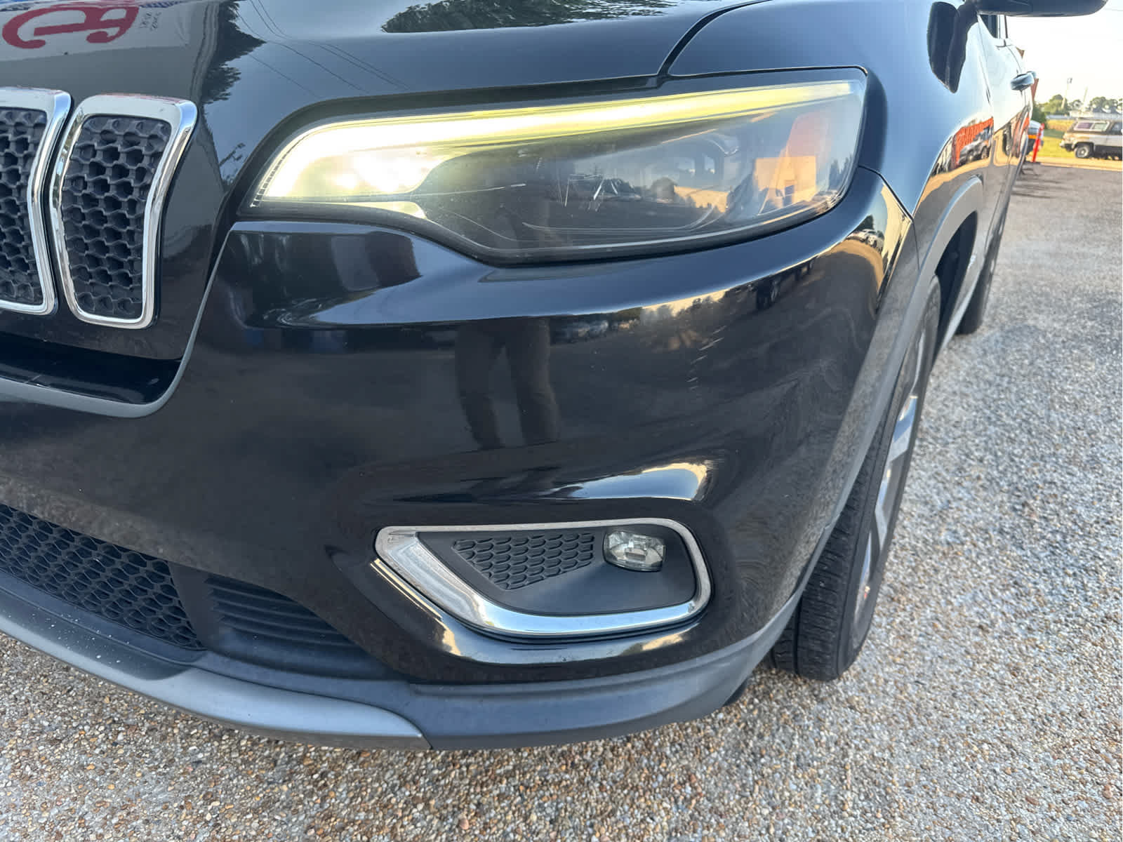 Used 2019 Jeep Cherokee Limited FWD image 10