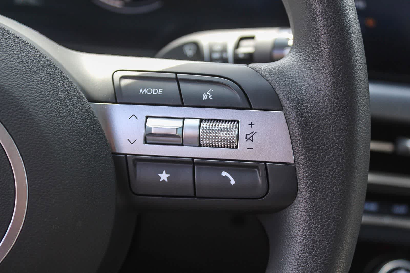 Certified 2025 Hyundai Sonata SE image 32
