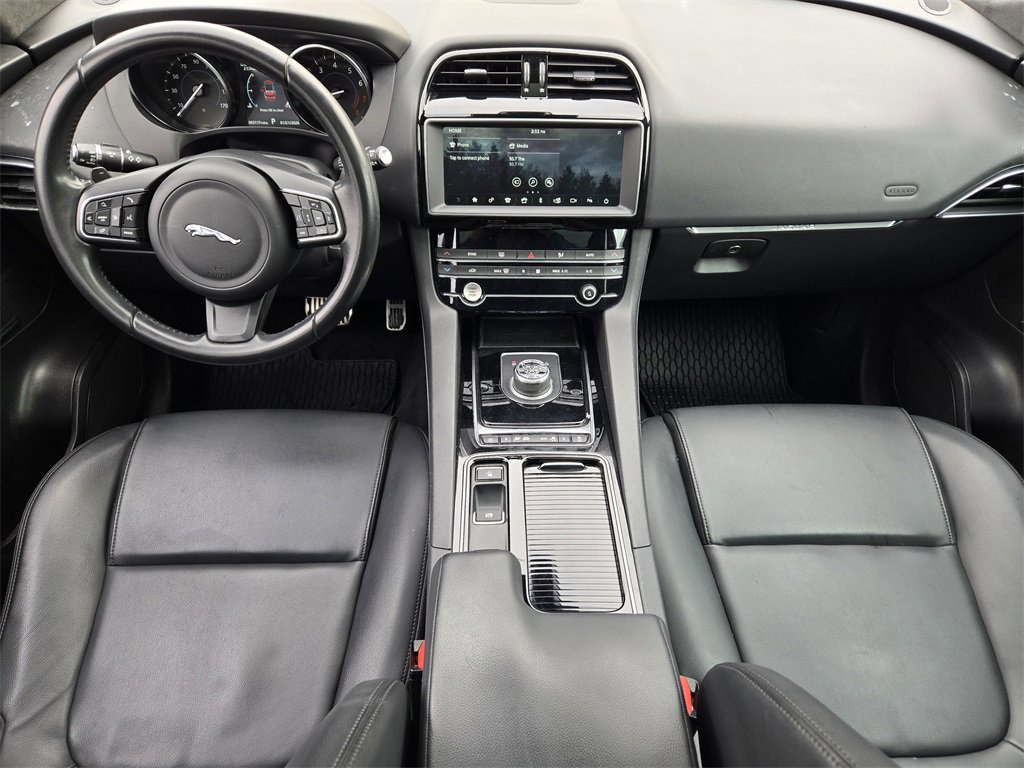 Used 2019 Jaguar F-PACE Premium image 23