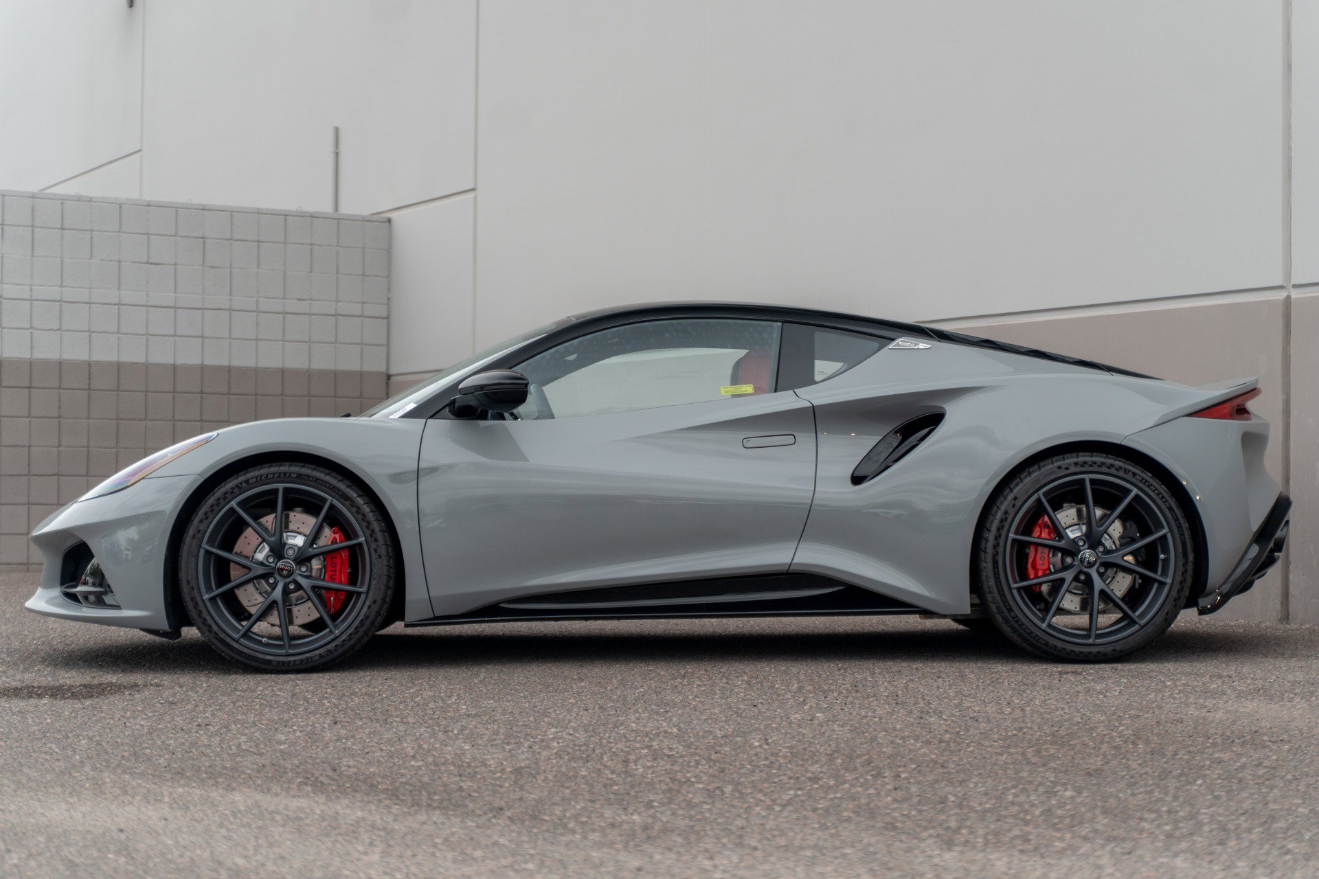 New 2026 Lotus Emira SE image 4