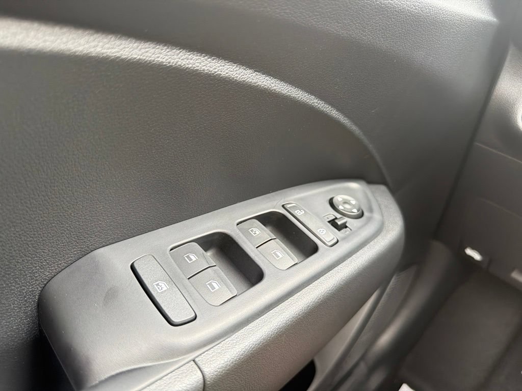 New 2026 Hyundai Venue SEL FWD image 28