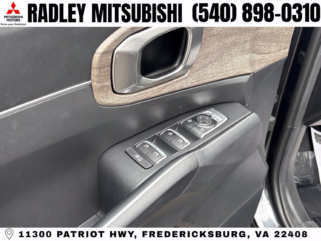 Used 2023 Kia Sorento S w/ Panoramic Sunroof Package AWD/4WD image 5