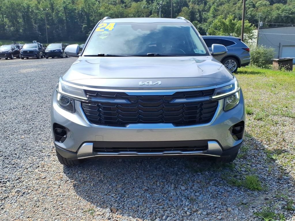 Used 2024 Kia Seltos EX AWD/4WD image 3