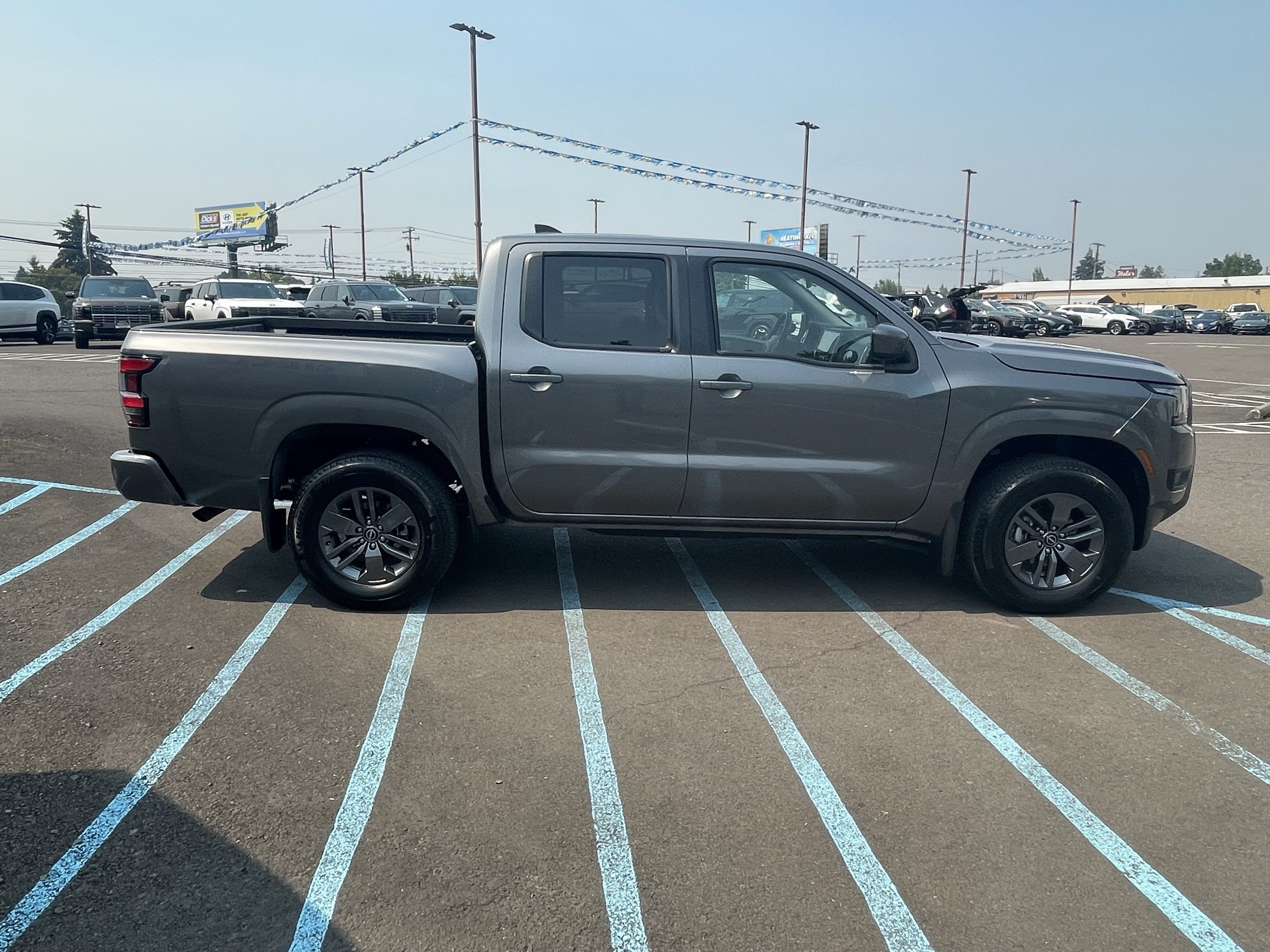 Used 2025 Nissan Frontier SV AWD/4WD image 6