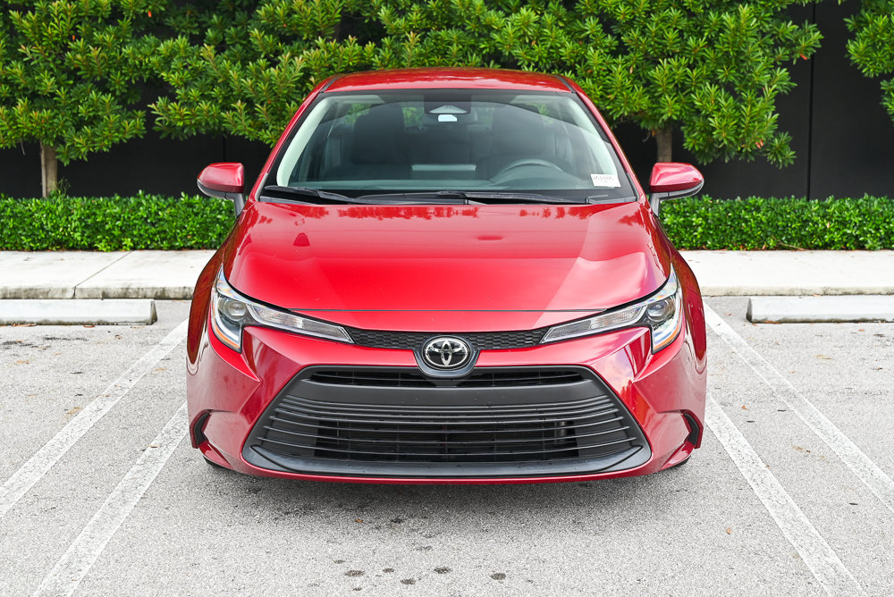 Used 2023 Toyota Corolla LE FWD image 2