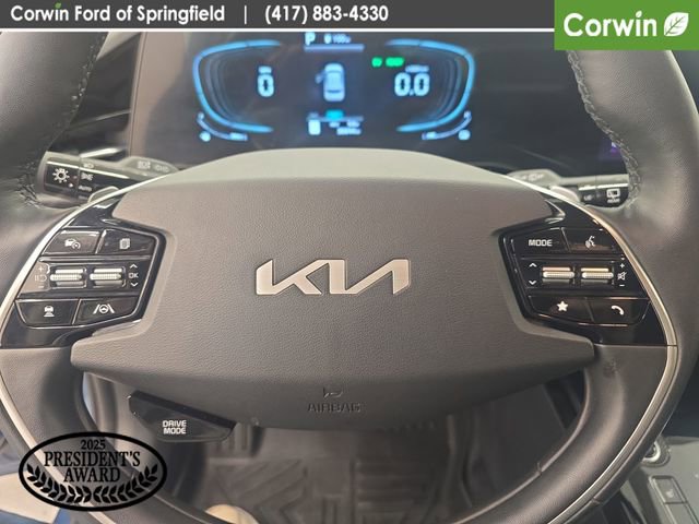 Used 2023 Kia Niro EX w/ EX Cold Weather Package FWD image 27