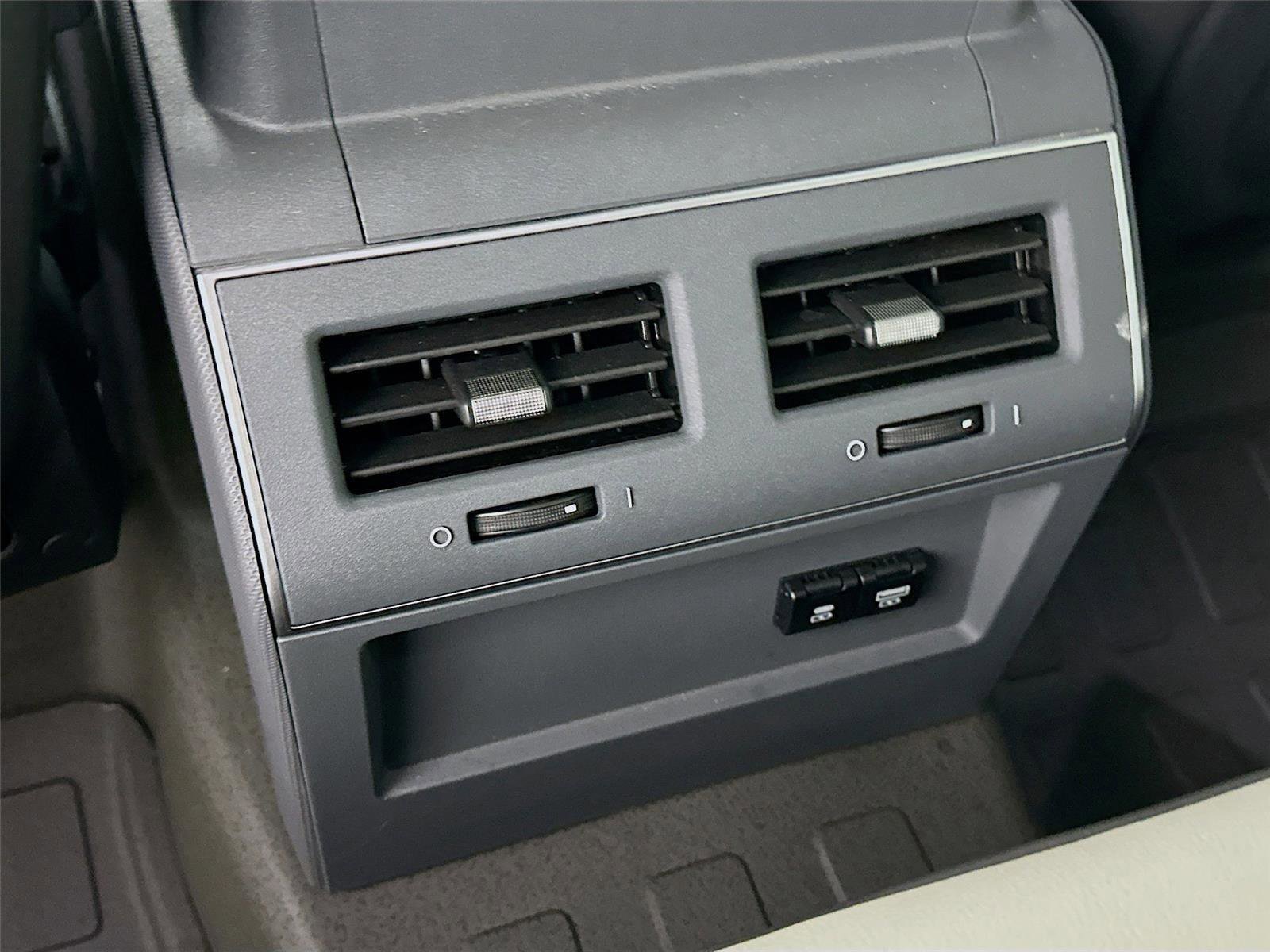 New 2025 INEOS Grenadier Fieldmaster Edition image 38