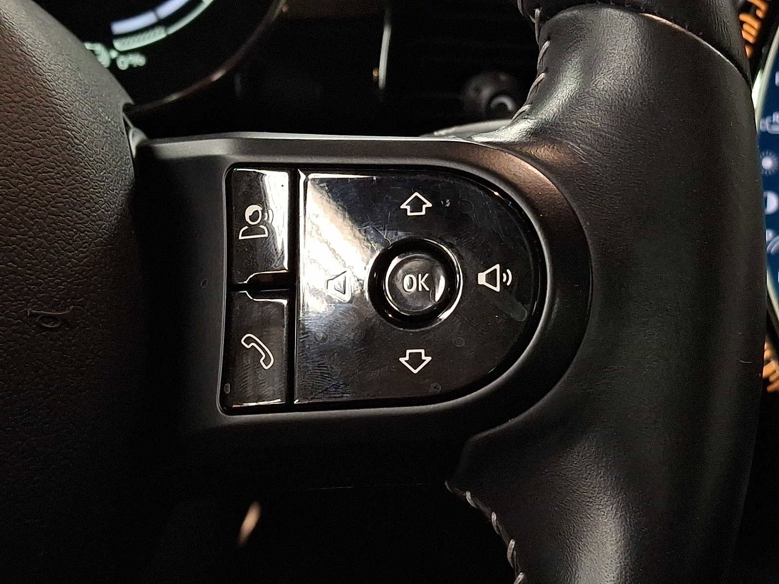 Used 2024 MINI Cooper SE FWD image 18
