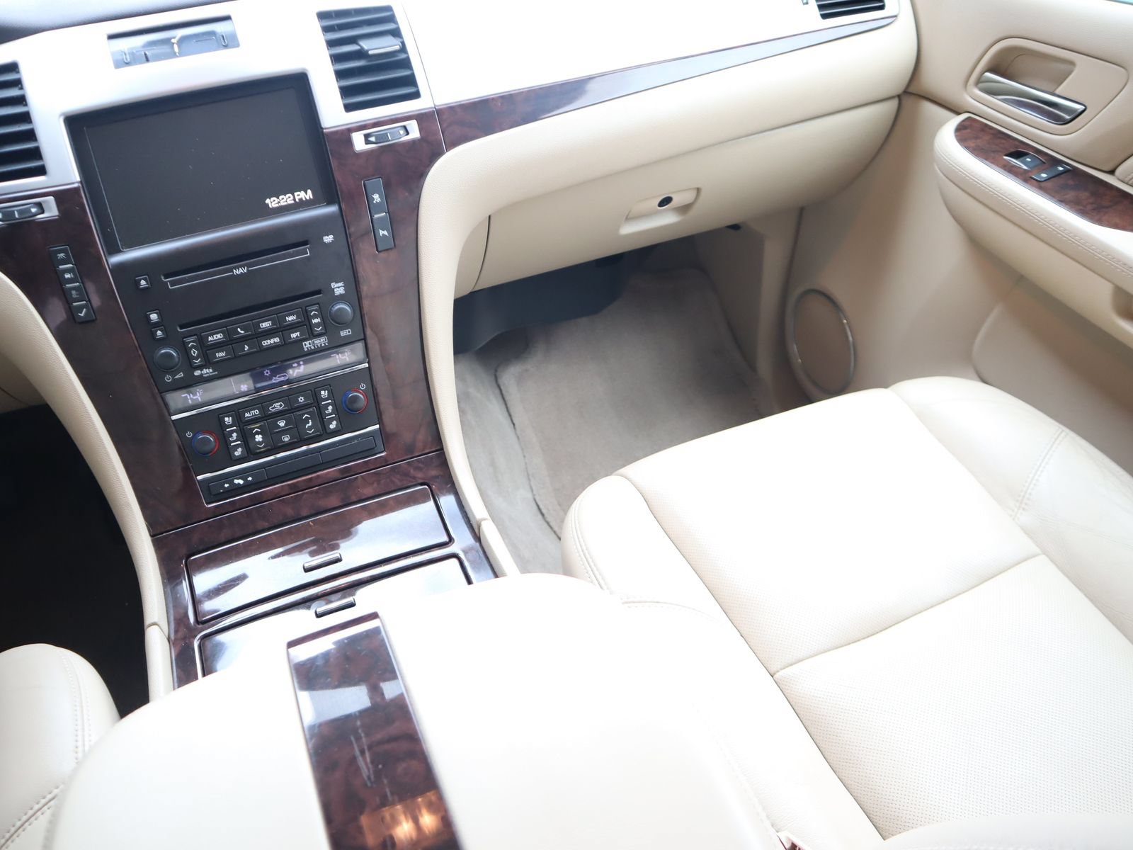 Used 2009 Cadillac Escalade EXT AWD/4WD image 31