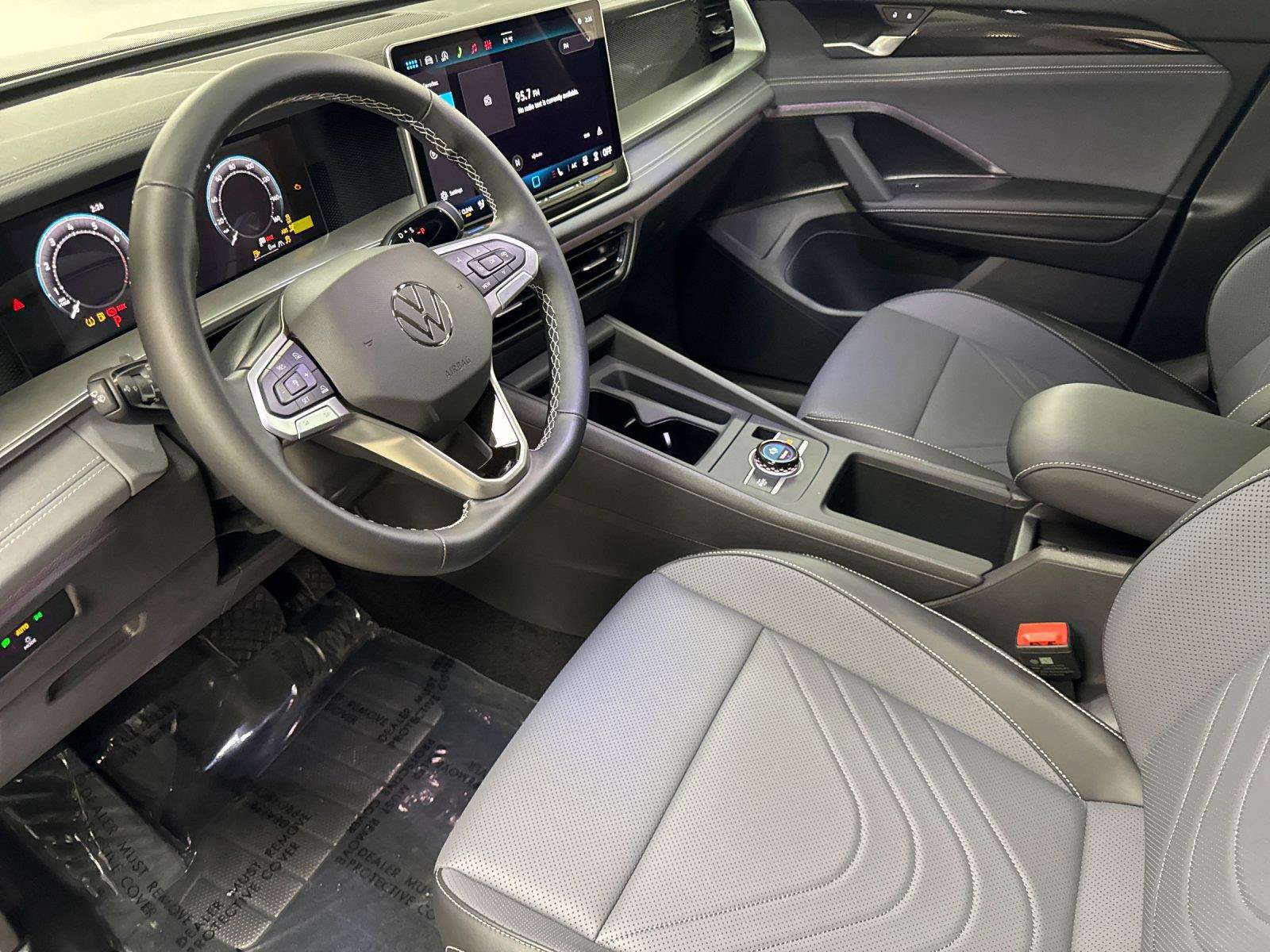 New 2026 Volkswagen Tiguan SE AWD/4WD image 9