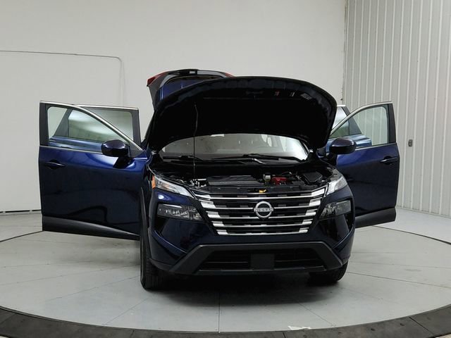 Used 2025 Nissan Rogue SV FWD image 10