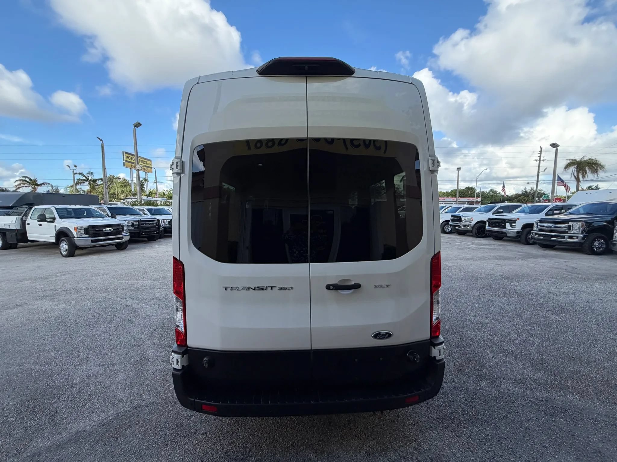 Used 2020 Ford Transit 350 XLT RWD image 4