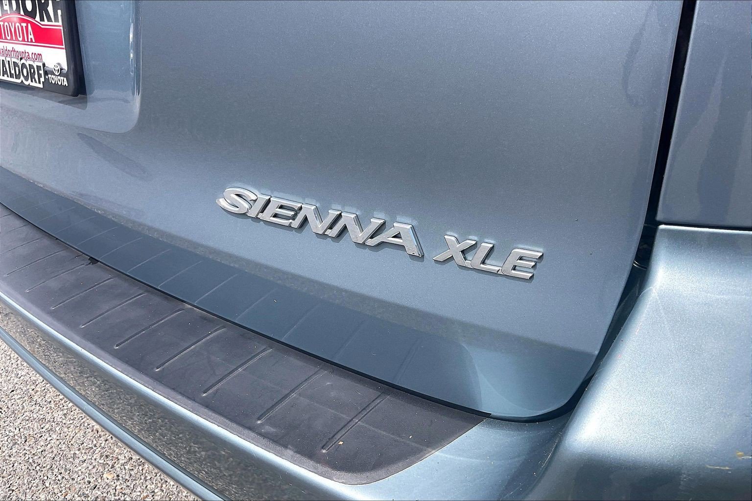Used 2010 Toyota Sienna image 10