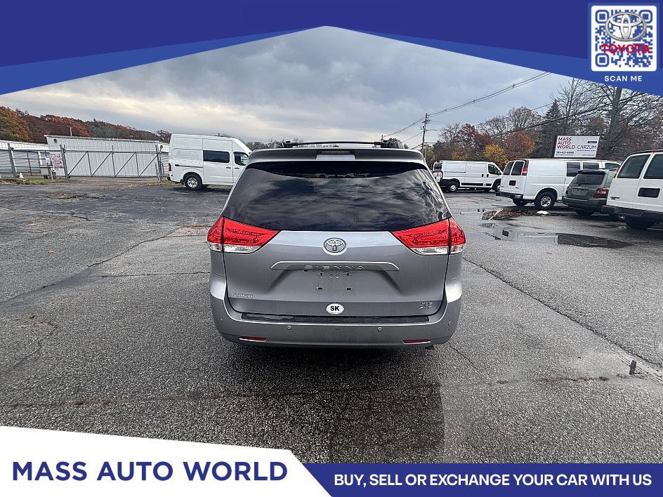 Used 2011 Toyota Sienna XLE image 3
