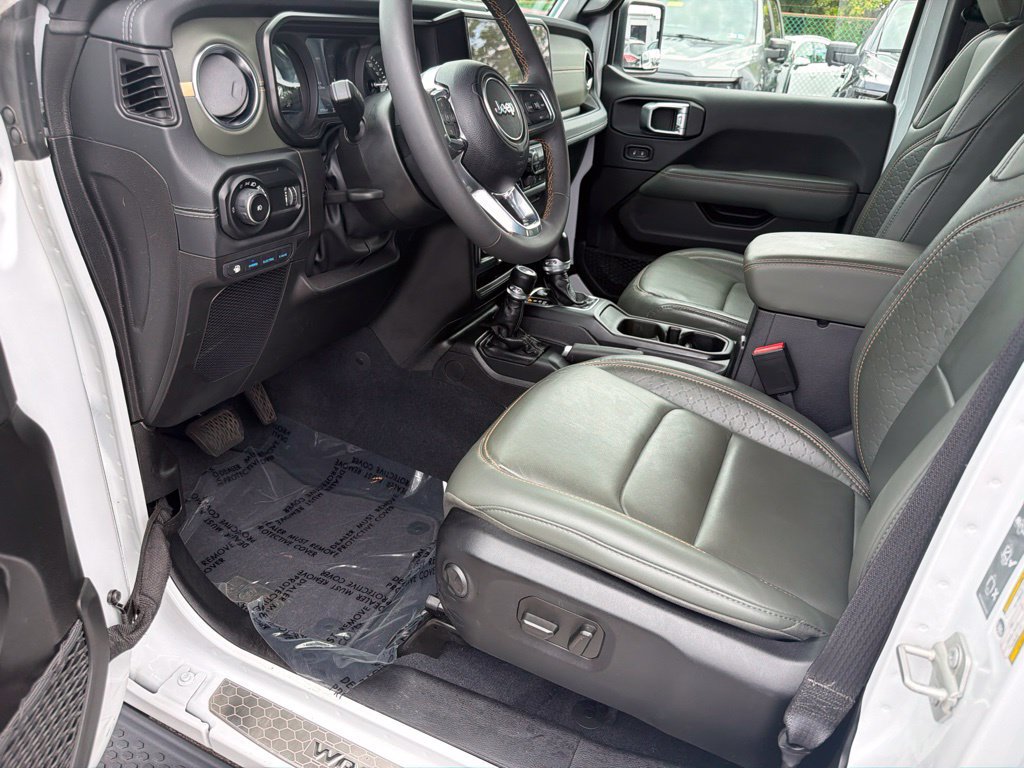 Used 2024 Jeep Wrangler High Altitude AWD/4WD image 13