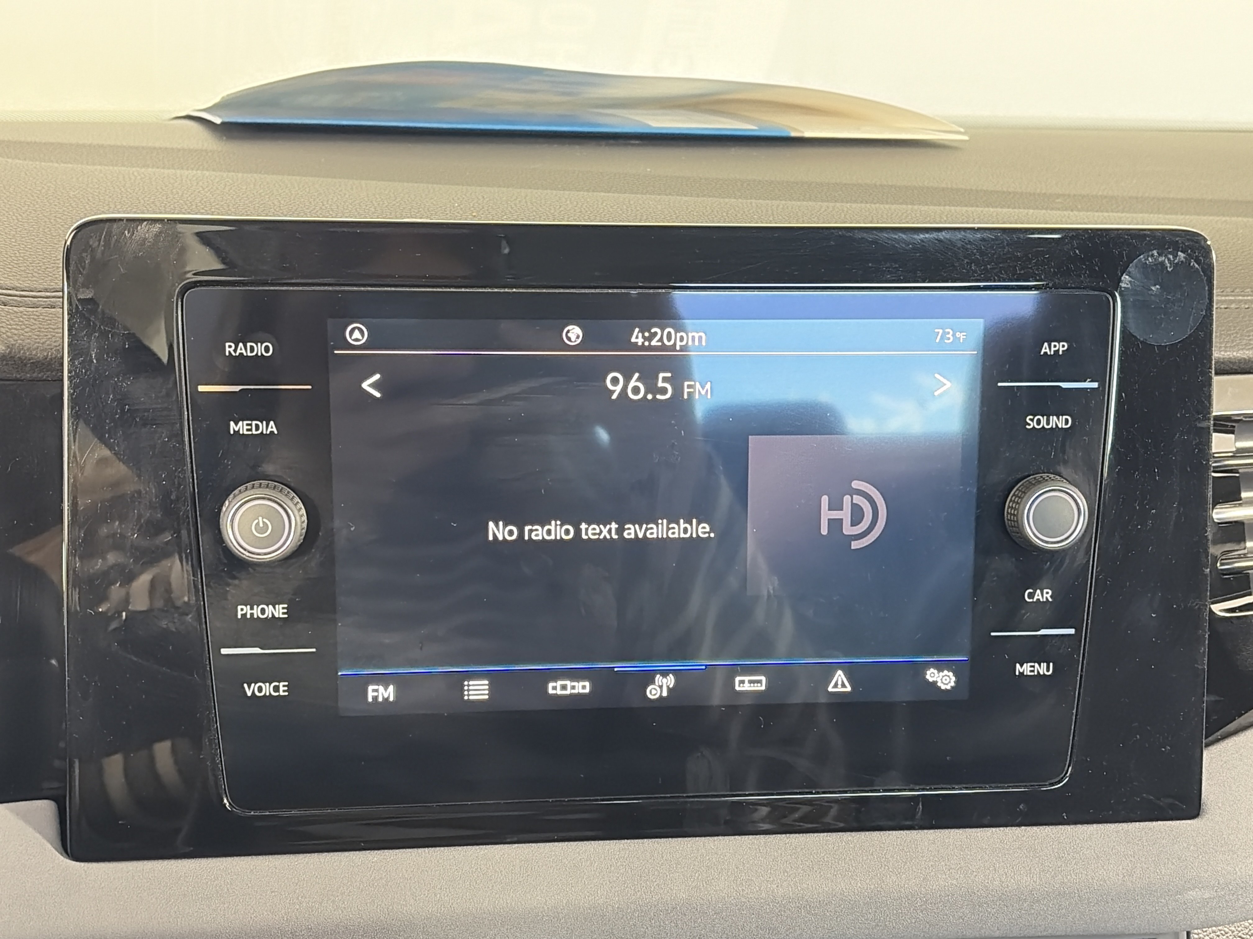 Used 2025 Volkswagen Jetta SE FWD image 17