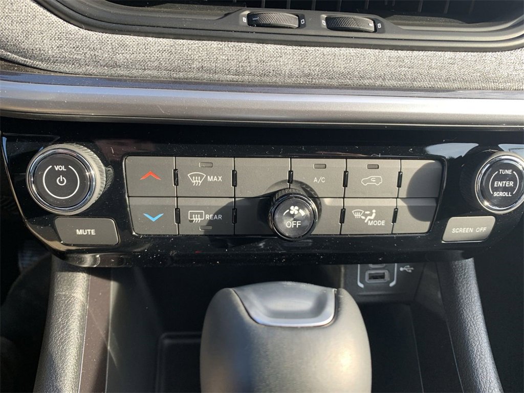 New 2026 Jeep Compass Latitude image 18